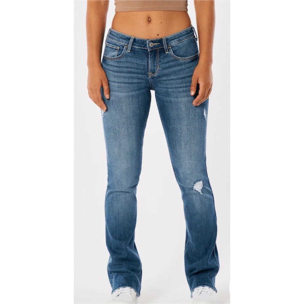 Hollister Low-Rise Y2K Distressed Medium Wash flare Jeans. Sz 7s 28w 30l